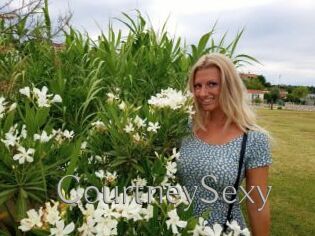 CourtneySexy