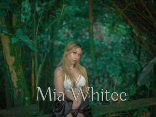 Mia_Whitee