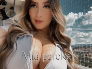 Mia_parcker